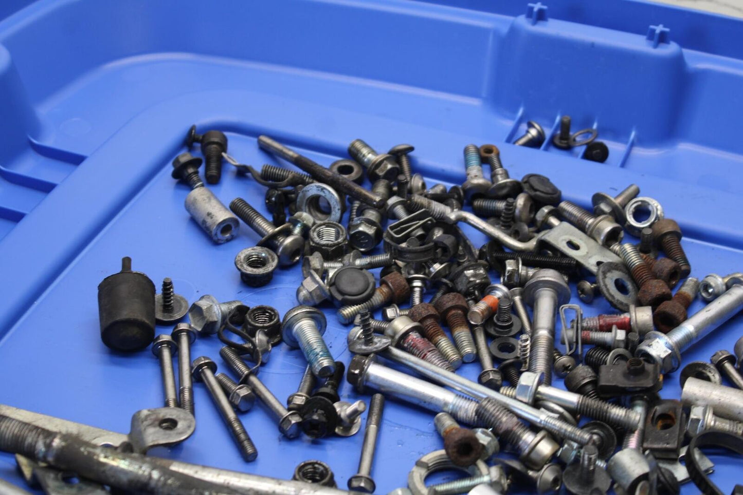 06-07 SUZUKI GSXR750 MISCELLANEOUS MOUNTING BOLTS HARDWARE MOTOR SCREWS BB613