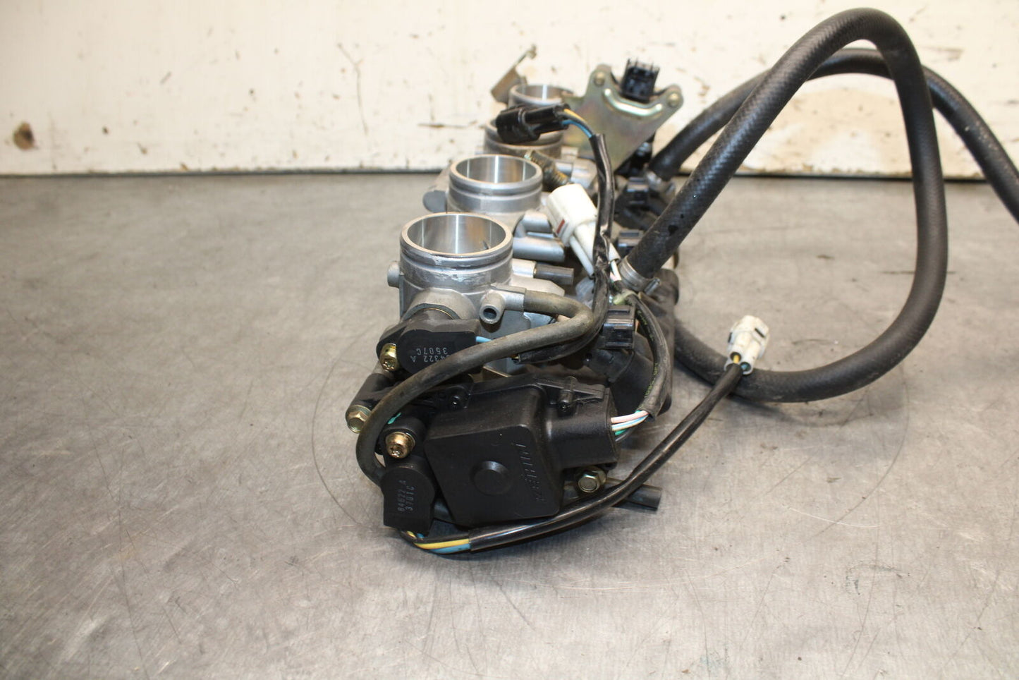 03-04 TRIUMPH DAYTONA 600 MAIN FUEL INJECTORS / THROTTLE BODIES BB745