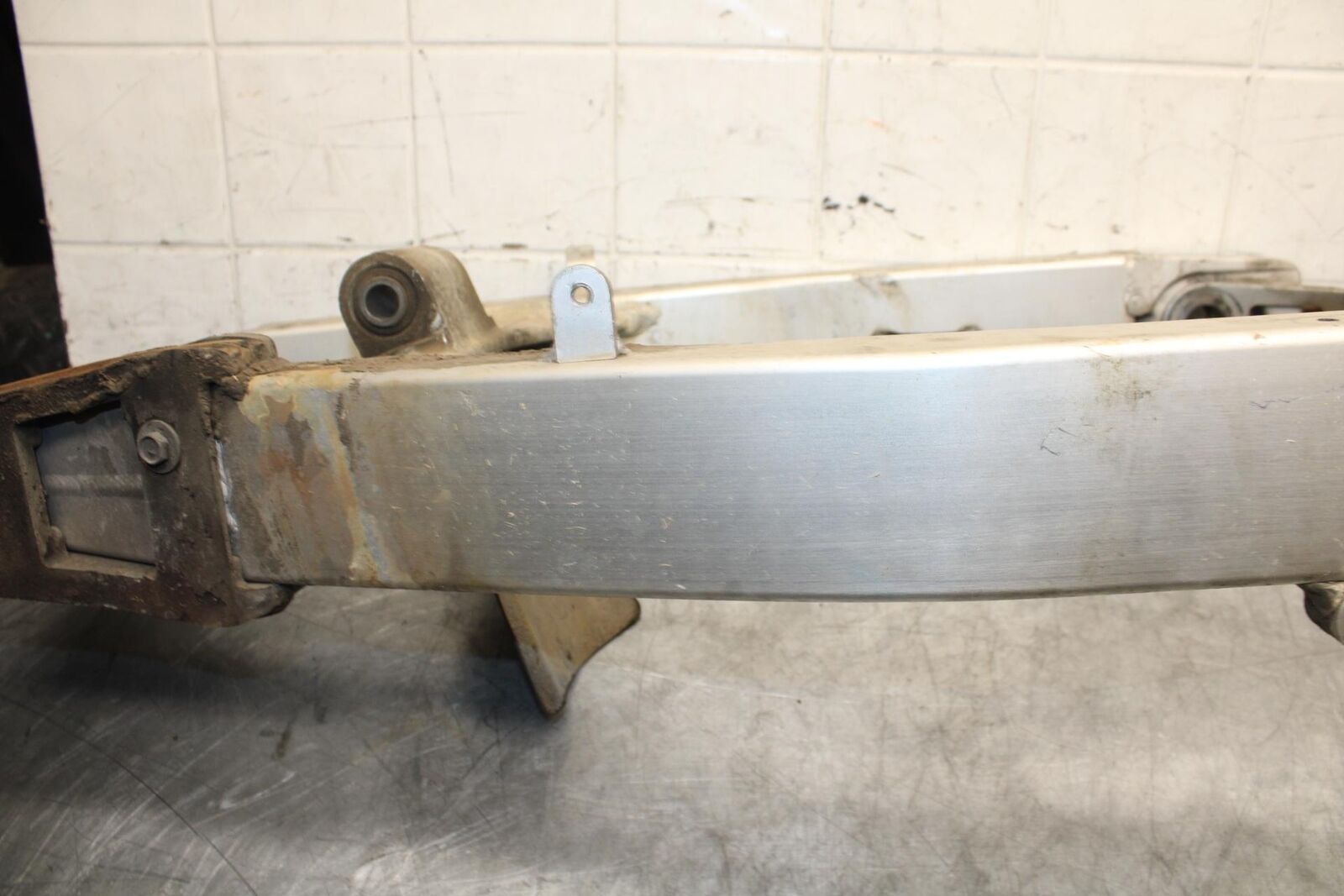 91-92 SUZUKI GSXR750 M  REAR SWINGARM BACK SUSPENSION SWING ARM BB493