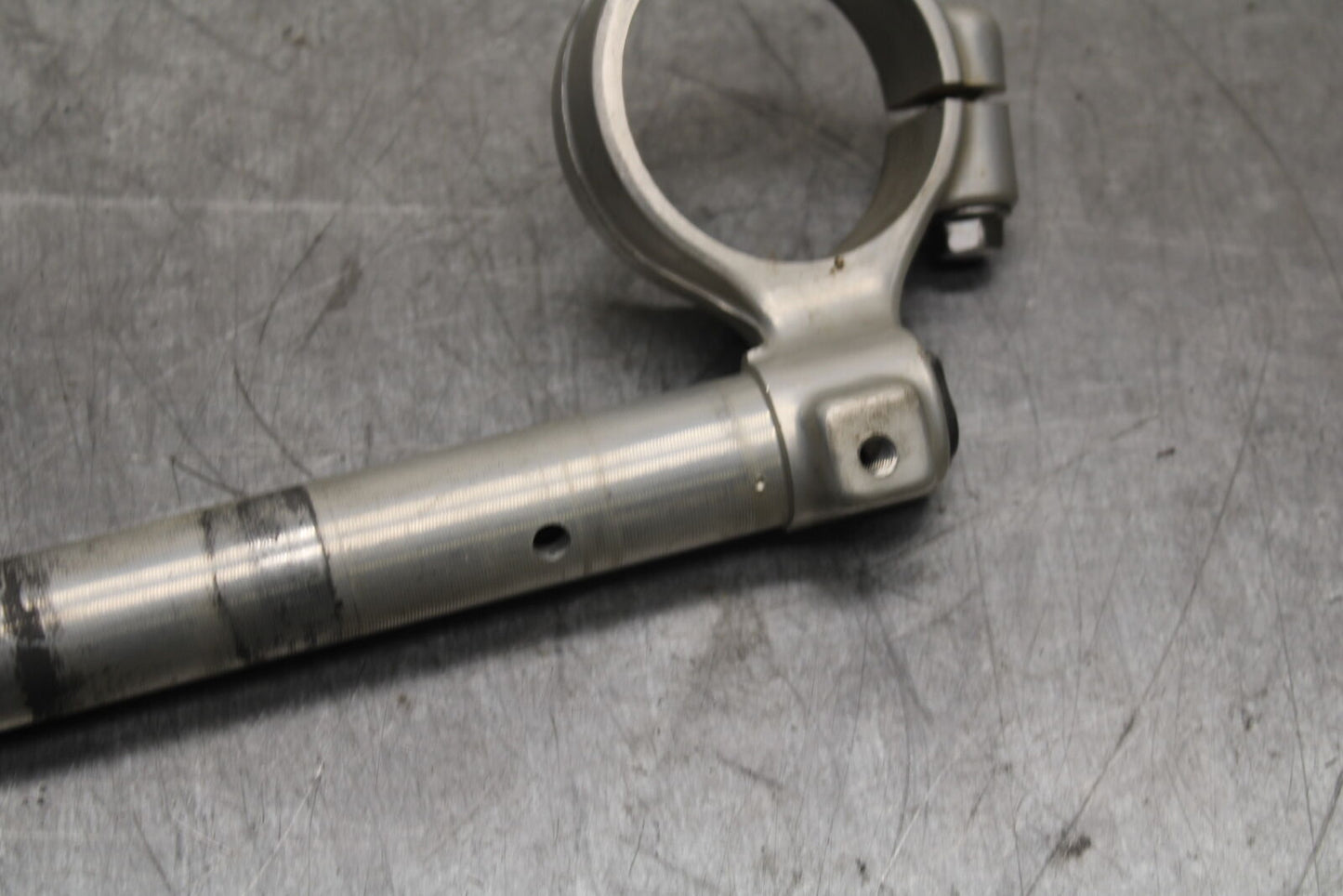 01-02 SUZUKI GSXR1000 RIGHT CLIP ON HANDLEBAR BB113