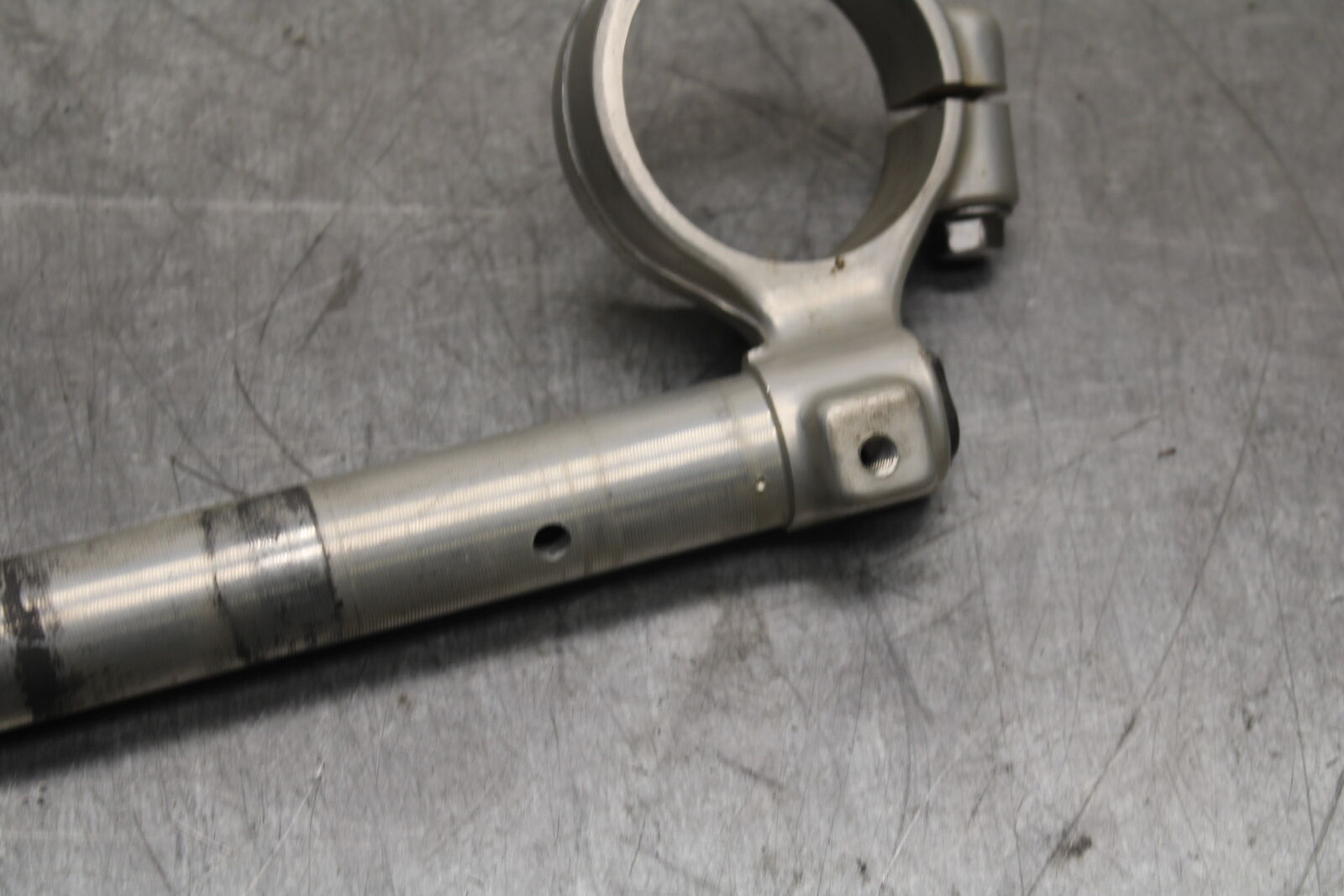 01-02 SUZUKI GSXR1000 RIGHT CLIP ON HANDLEBAR BB113