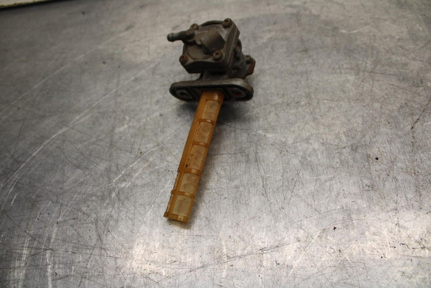 80-81 SUZUKI GS1000G FUEL GAS TANK PETCOCK SHUT ON OFF VALVE PARTS BB91