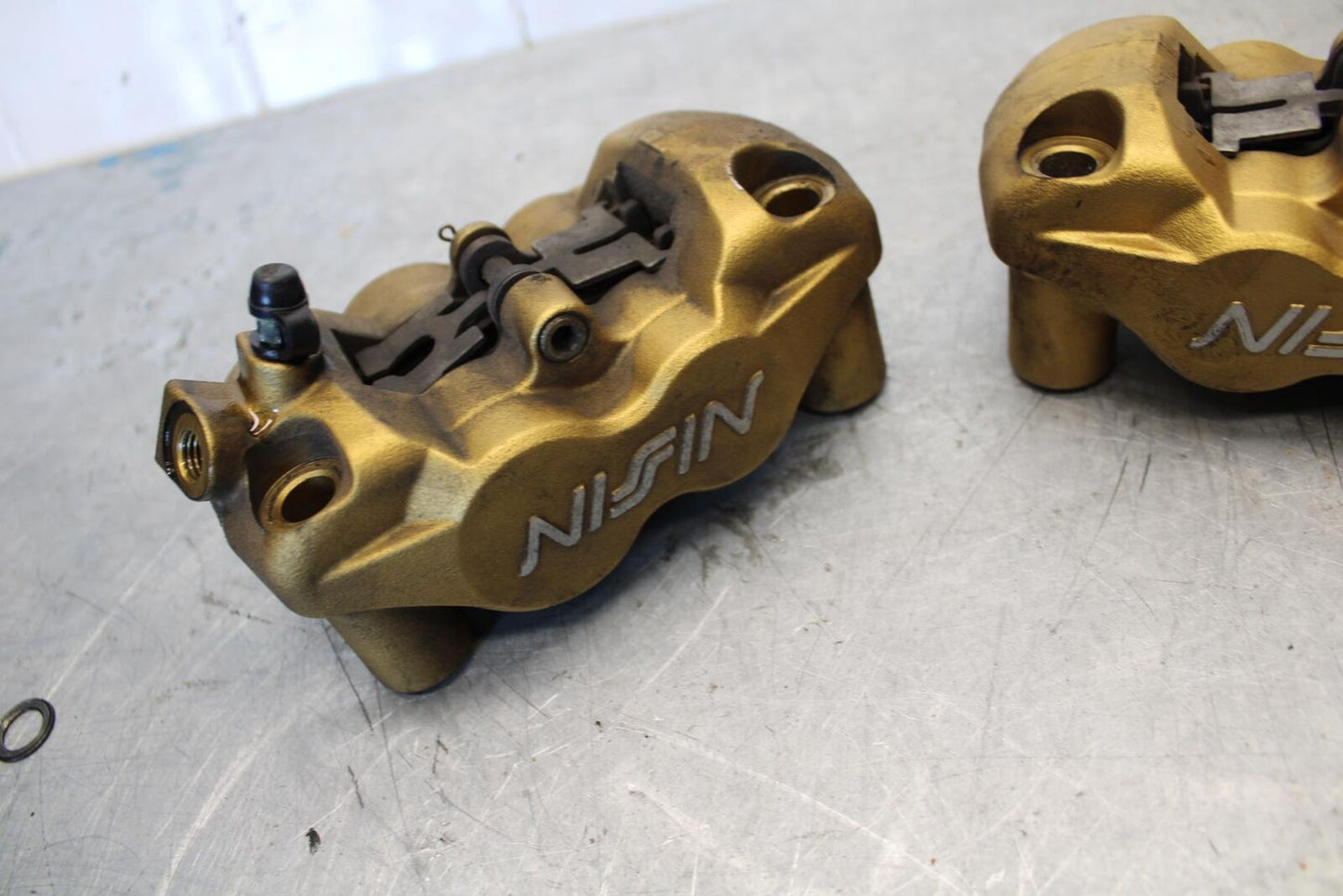 2006 Triumph Daytona 675 Triple FRONT BRAKE CALIPER SET PAIR CALIPERS BB434