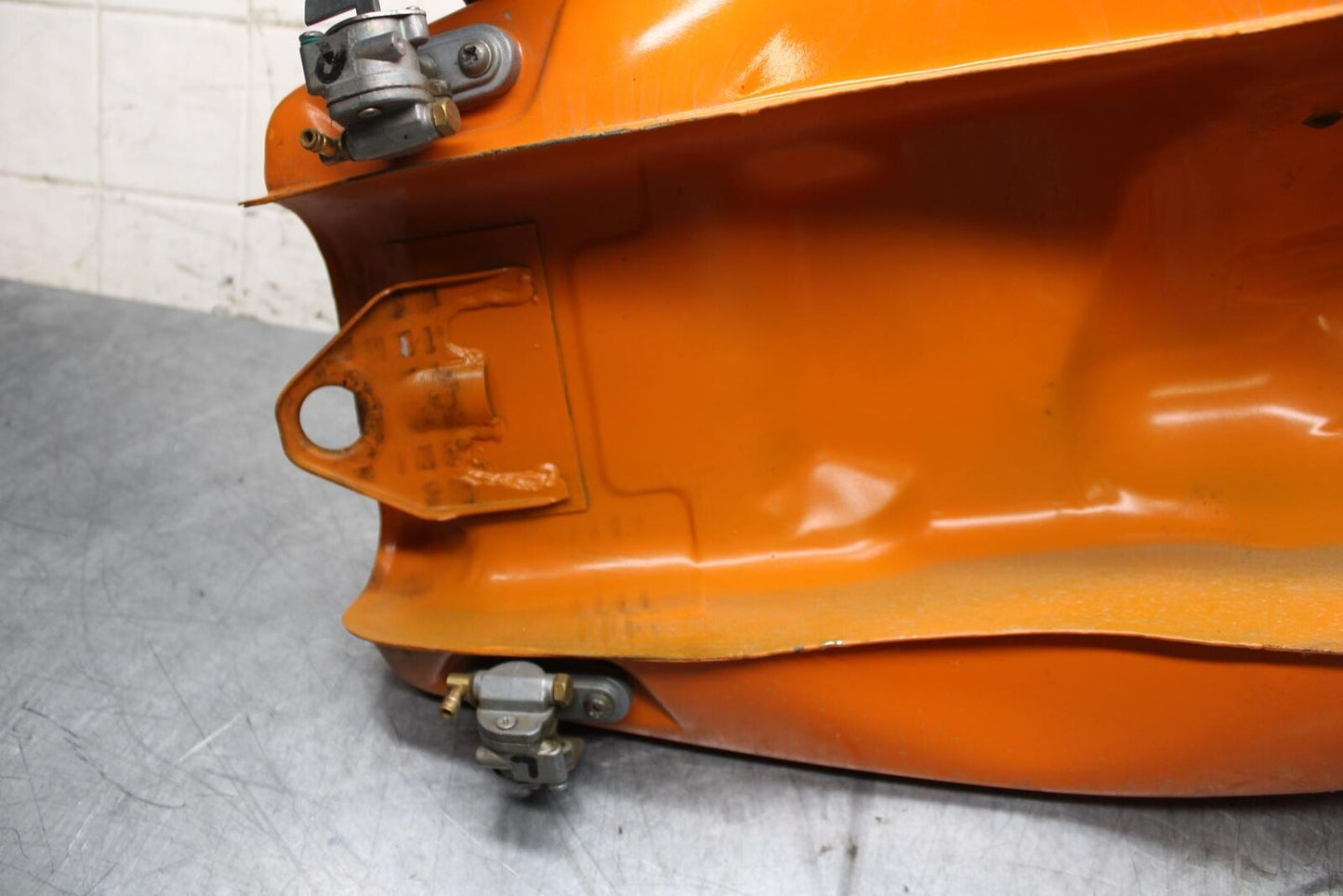 1977 Yamaha XS750 GAS TANK FUEL PETROL RESERVOIR BB554