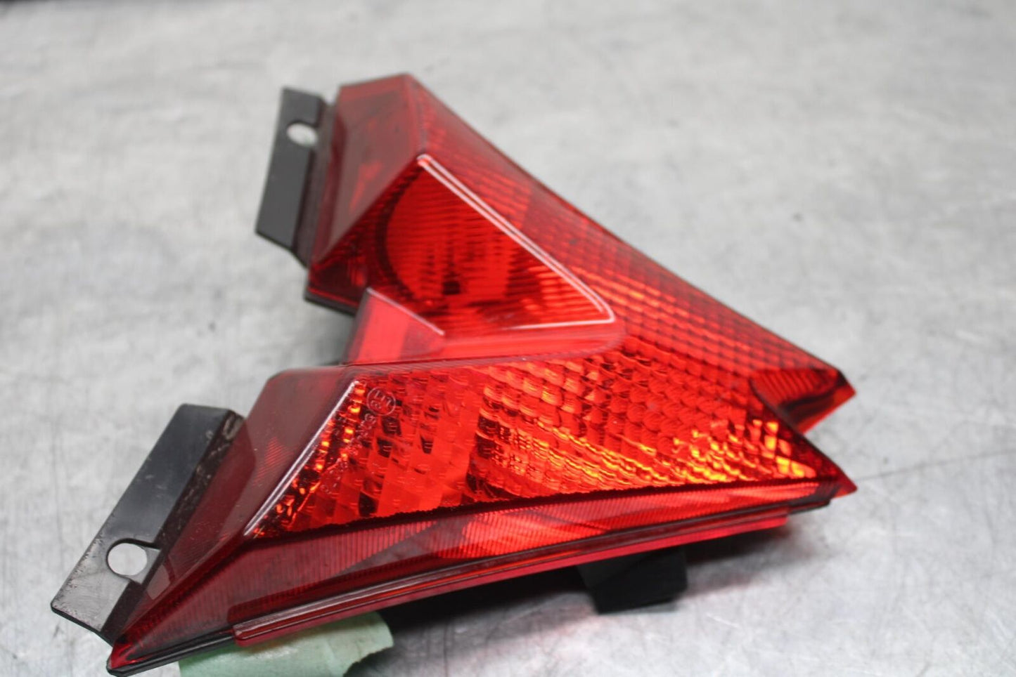 15-19 APRILIA RSV4 RF REAR TAIL TAILLIGHT BACK BRAKE LIGHT BB611