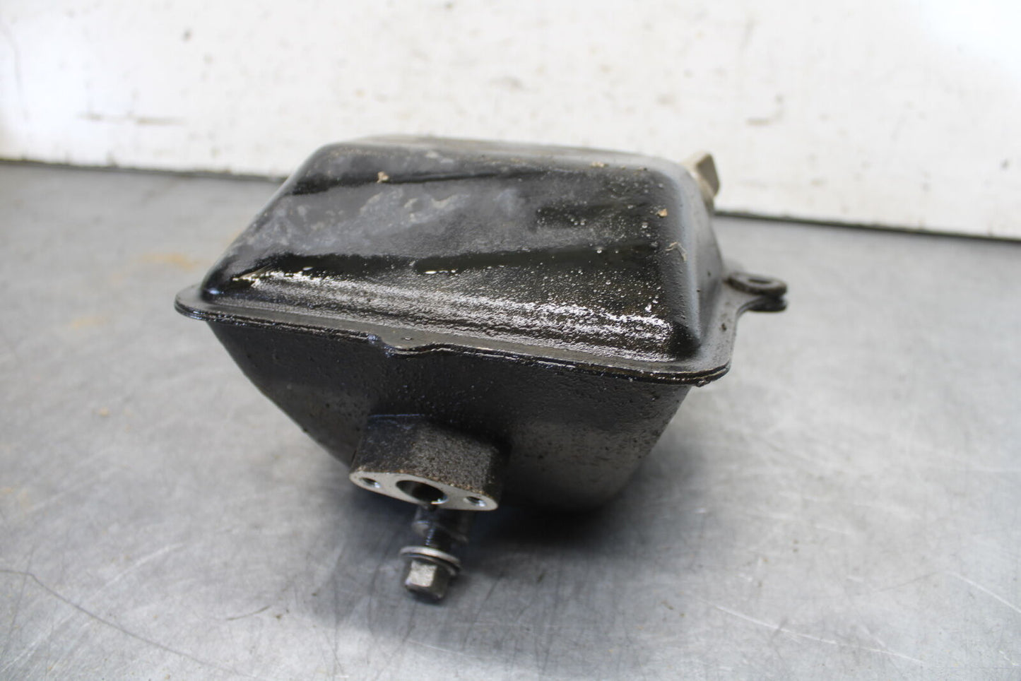 01-05 YAMAHA RAPTOR 660R OIL TANK BOTTLE RESERVOIR 5LP-21750-01-00 BB695