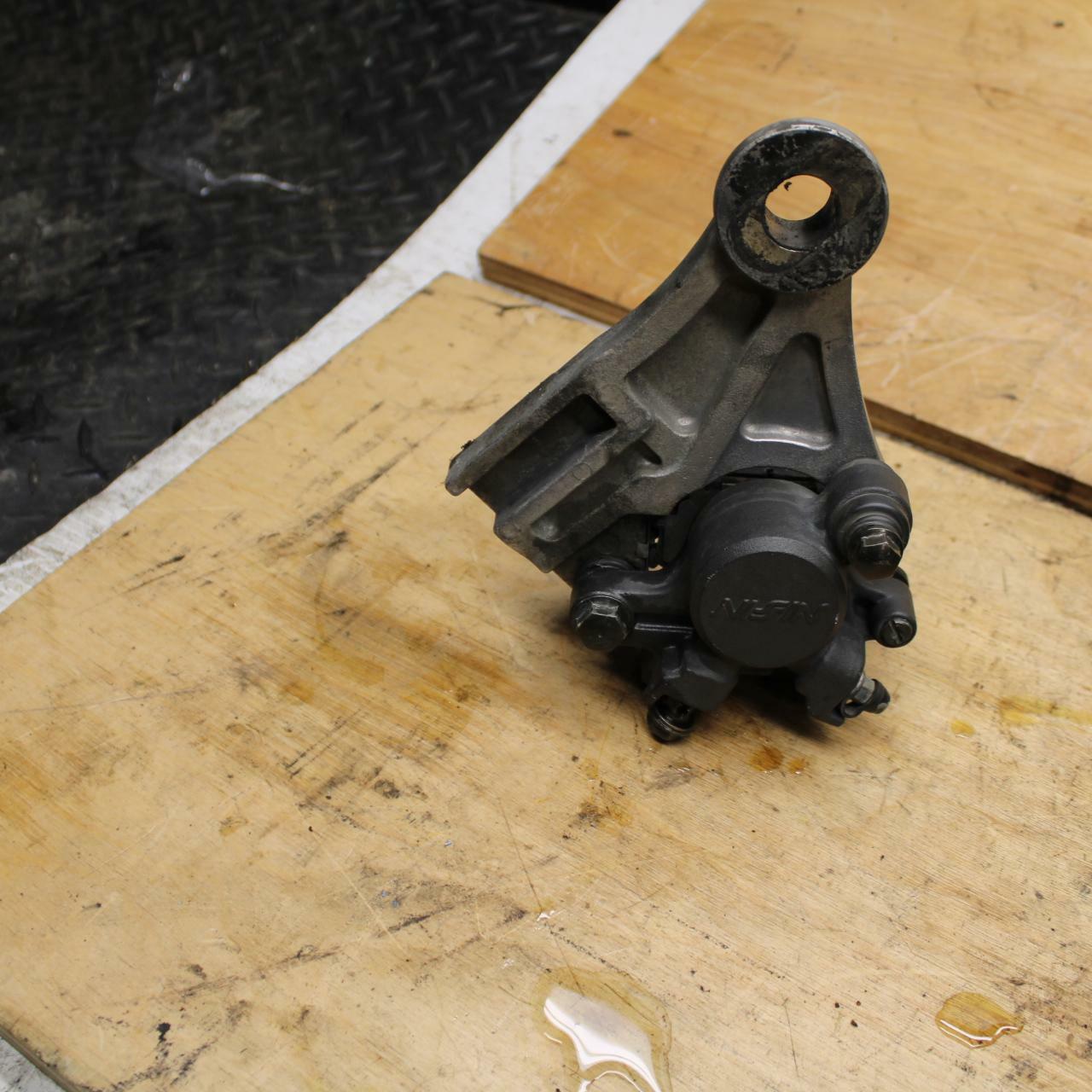 02-03 SUZUKI VSTROM 1000 REAR BACK BRAKE CALIPER W MOUNT BRACKET BB331