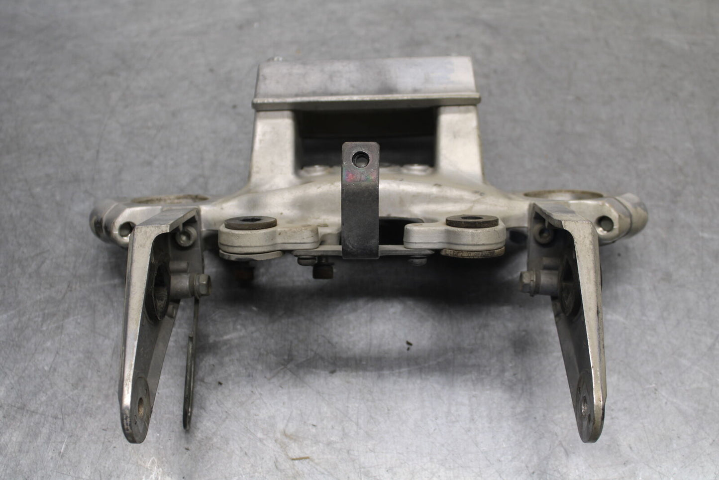 85-86 SUZUKI MADURA 1200 FORKS UPPER TRIPLE TREE CLAMP BB691