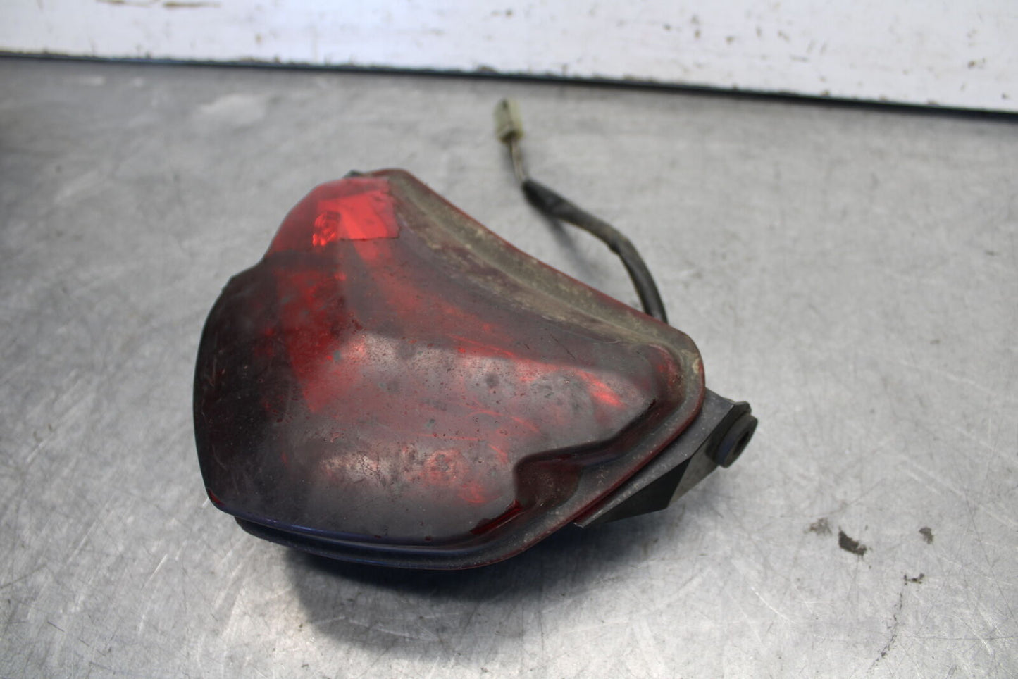 04-05 SUZUKI GSXR600 REAR TAIL TAILLIGHT BACK BRAKE LIGHT 35710-29G30 BB658