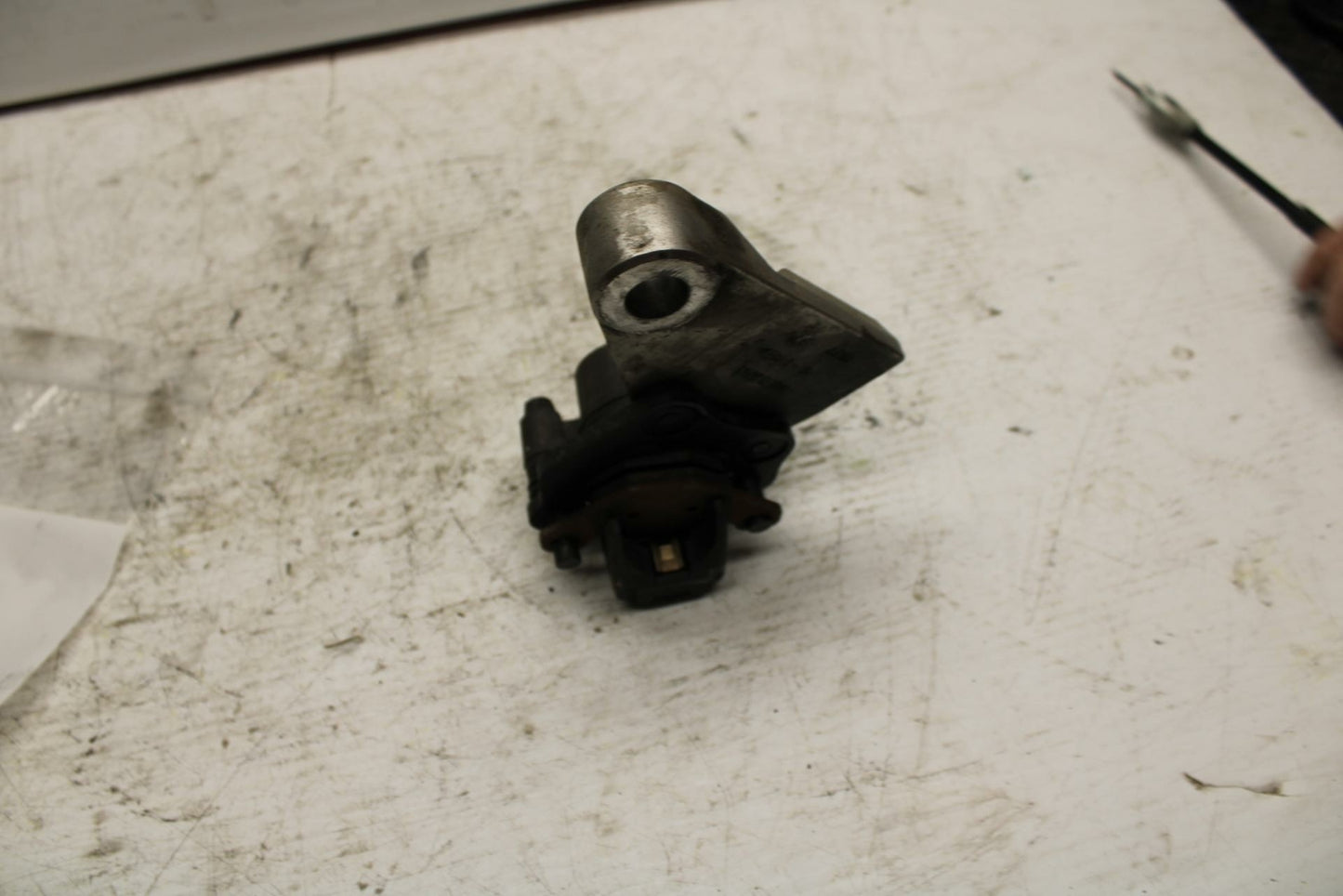 90-07 KAWASAKI ZZR 250 REAR BACK BRAKE CALIPER W MOUNT BRACKET BB298