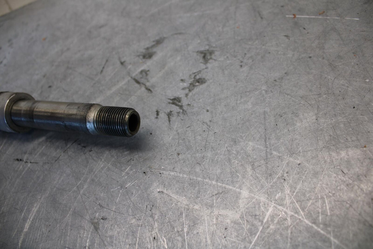 2006 Triumph Daytona 675 Triple FRONT WHEEL RIM AXLE PIVOT BOLT BB434