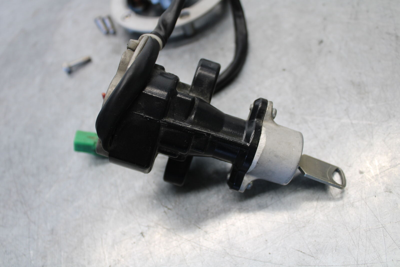 03-07 SUZUKI SV1000S IGNITION LOCK KEY SET W/GAS CAP SEAT LOCK 37000-16840 BB657