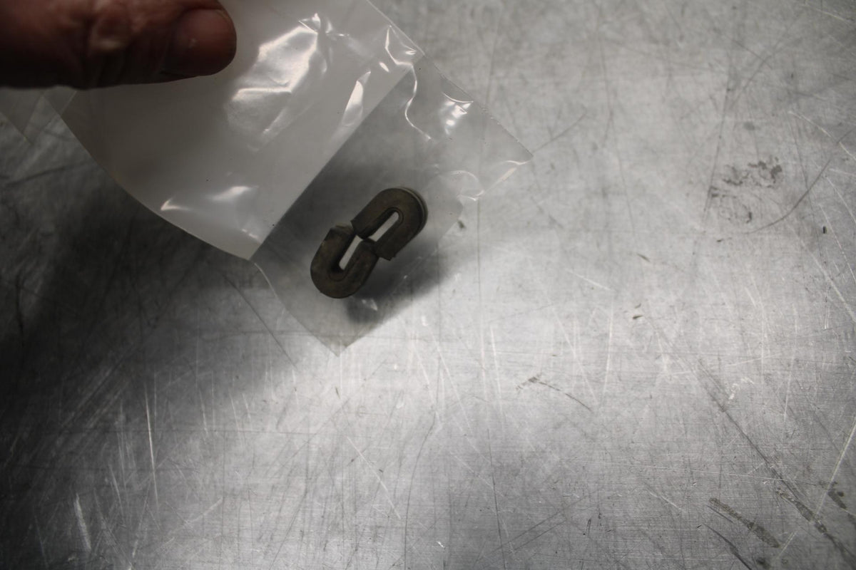 91-92 SUZUKI GSXR750 M OIL COOLER RUBBERS BB493