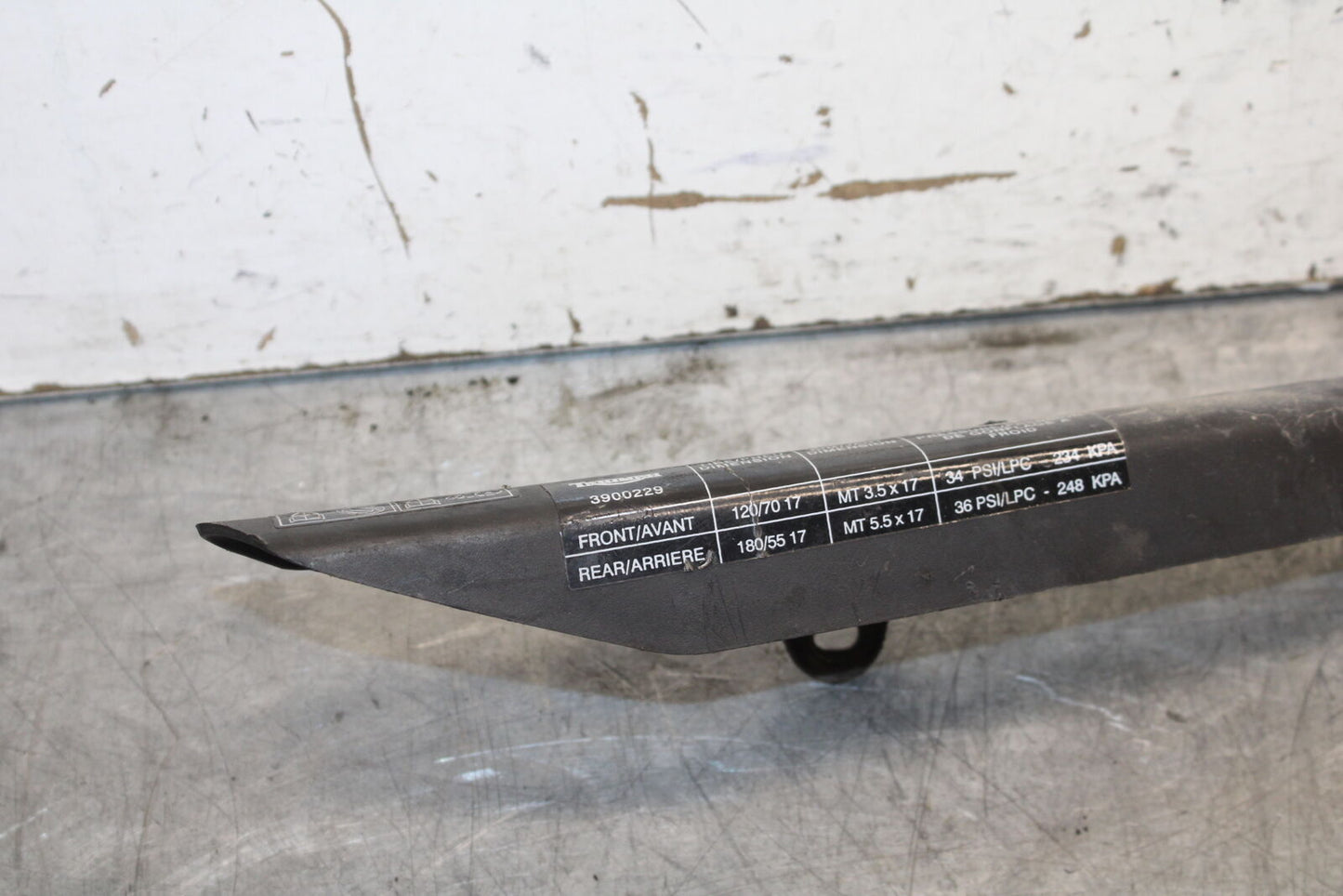 07-08 TRIUMPH DAYTONA 675 REAR BACK DRIVE CHAIN GUARD COVER T2050400 BB685