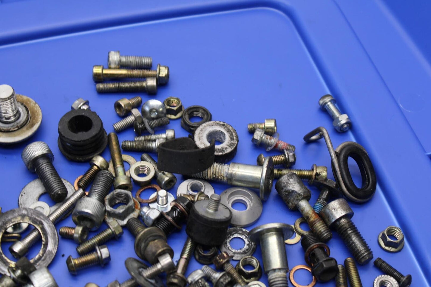 2005 Ducati Monster S2R MISCELLANEOUS BOLTS HARDWARE MOTOR SCREWS BB557