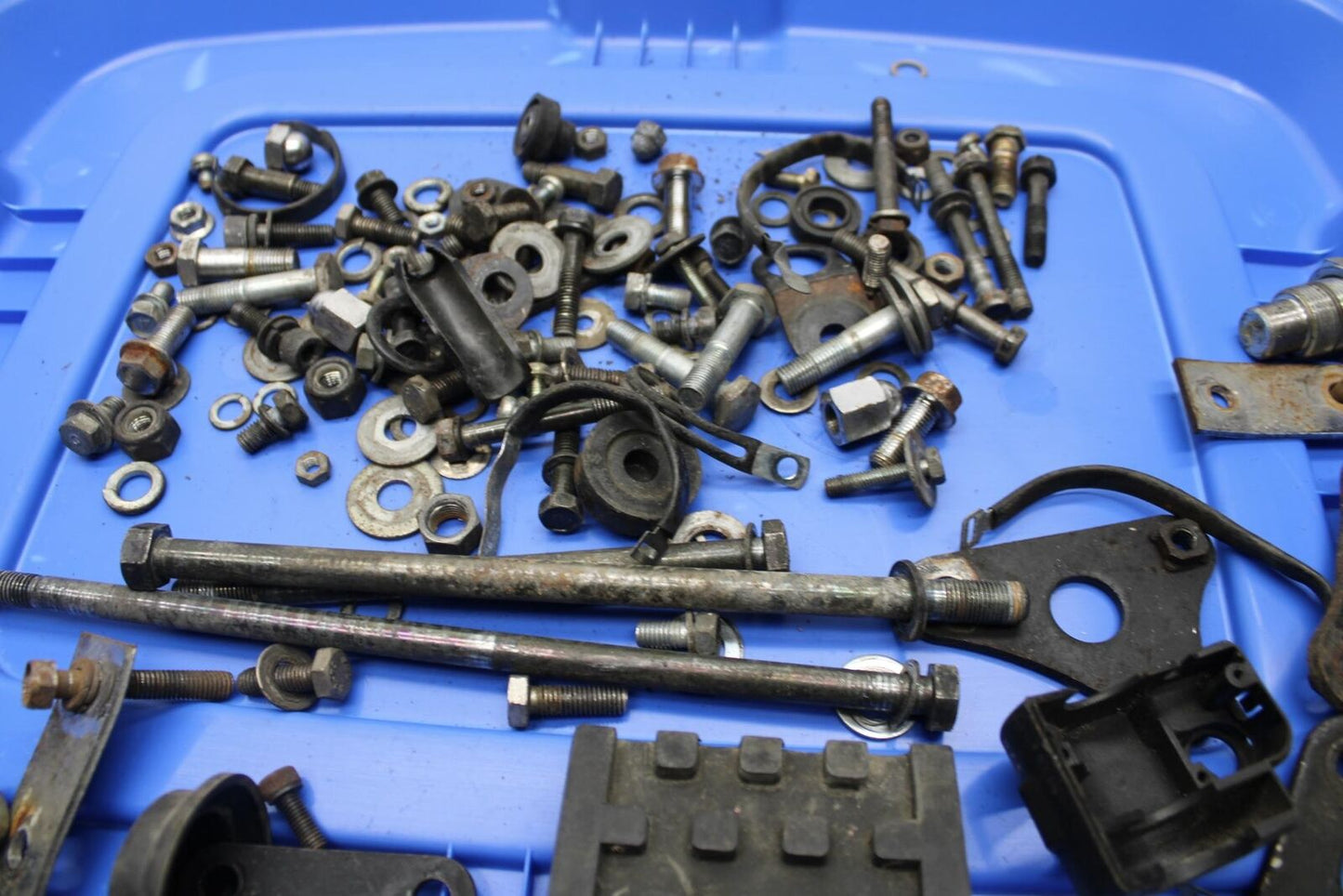 80-81 SUZUKI GS1000GL L MOUNTING BOLTS HARDWARE MOTOR SCREWS BB103