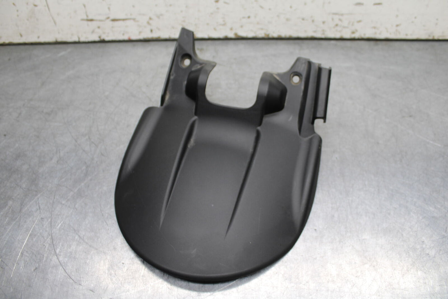 21-24 APRILIA TUONO 660 FACTORY REAR BACK WHEEL TIRE HUGGER FENDER BB733