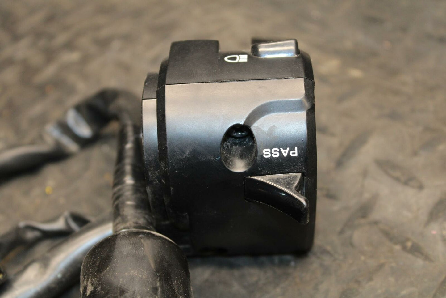 17 KAWASAKI NINJA 300 LEFT CLIP ON HANDLE HORN SIGNALS SWITCH BB215