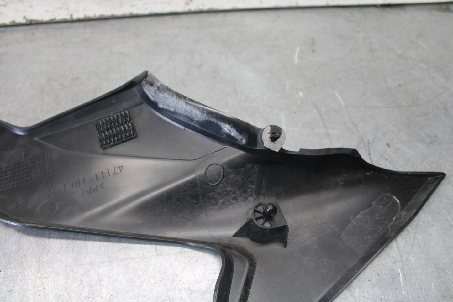 17-24 SUZUKI SV650 RIGHT GAS TANK FUEL CELL PANEL COVER TRIM COWL BB706