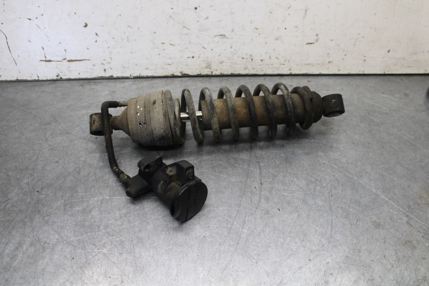 85-86 SUZUKI MADURA 1200 REAR BACK SHOCK ABSORBER BB691