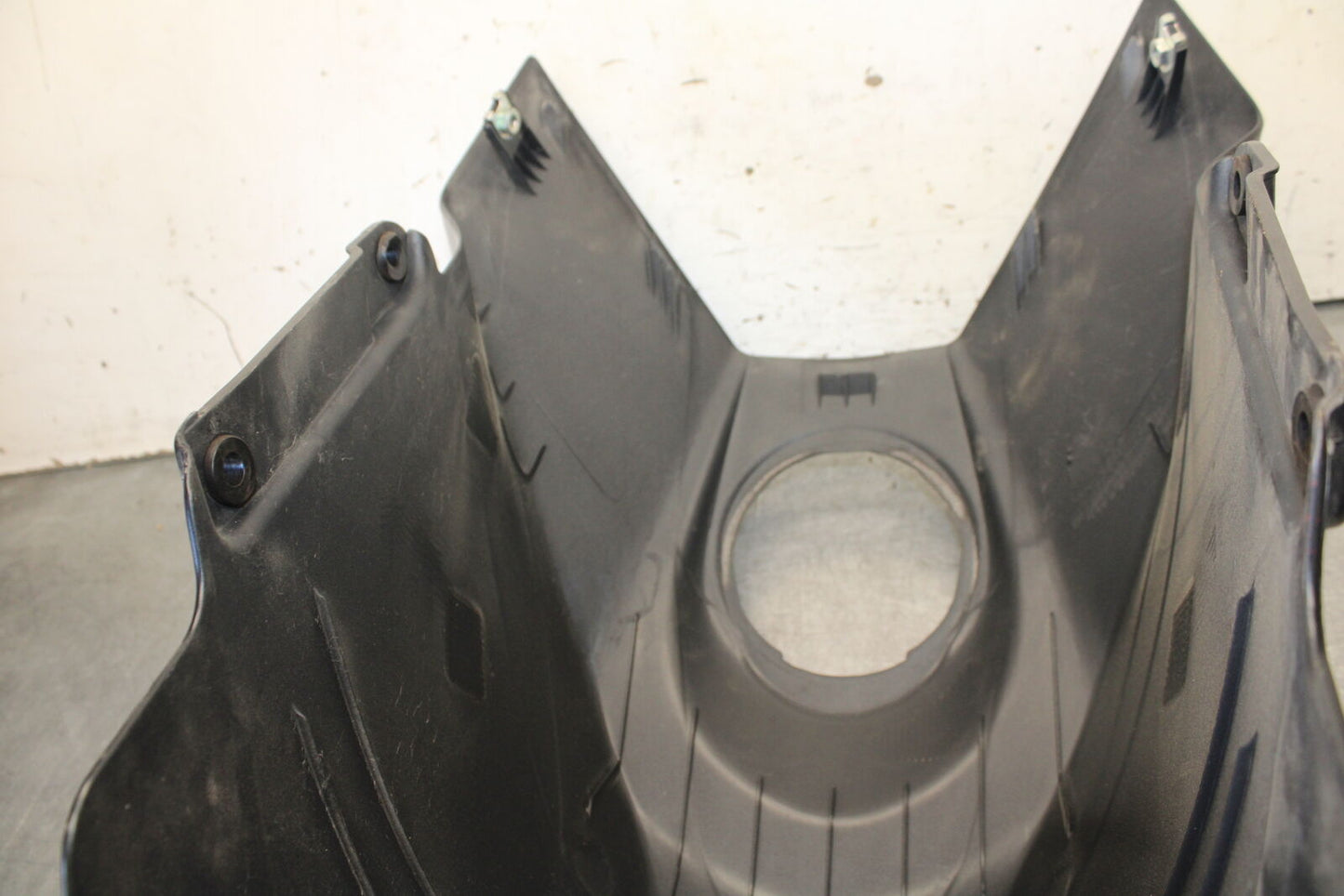 2016 KTM 390 RC GAS TANK FUEL CELL COVER FAIRING COWL BB648