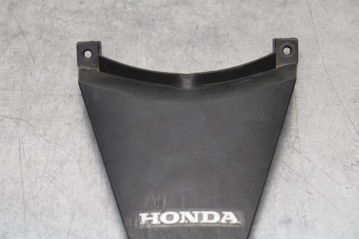 11-19 HONDA CBR125R CENTER REAR BACK TAIL FAIRING COVER TRIM COWL BB105