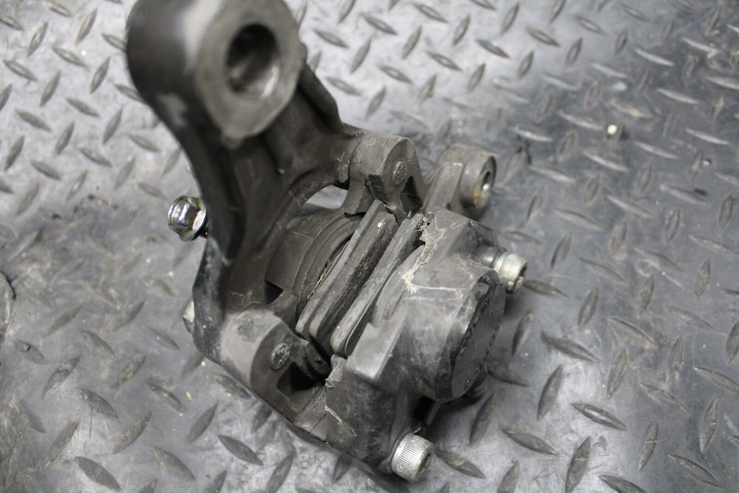 86 SUZUKI GS750ES REAR BACK BRAKE CALIPER W MOUNT BRACKET BB233