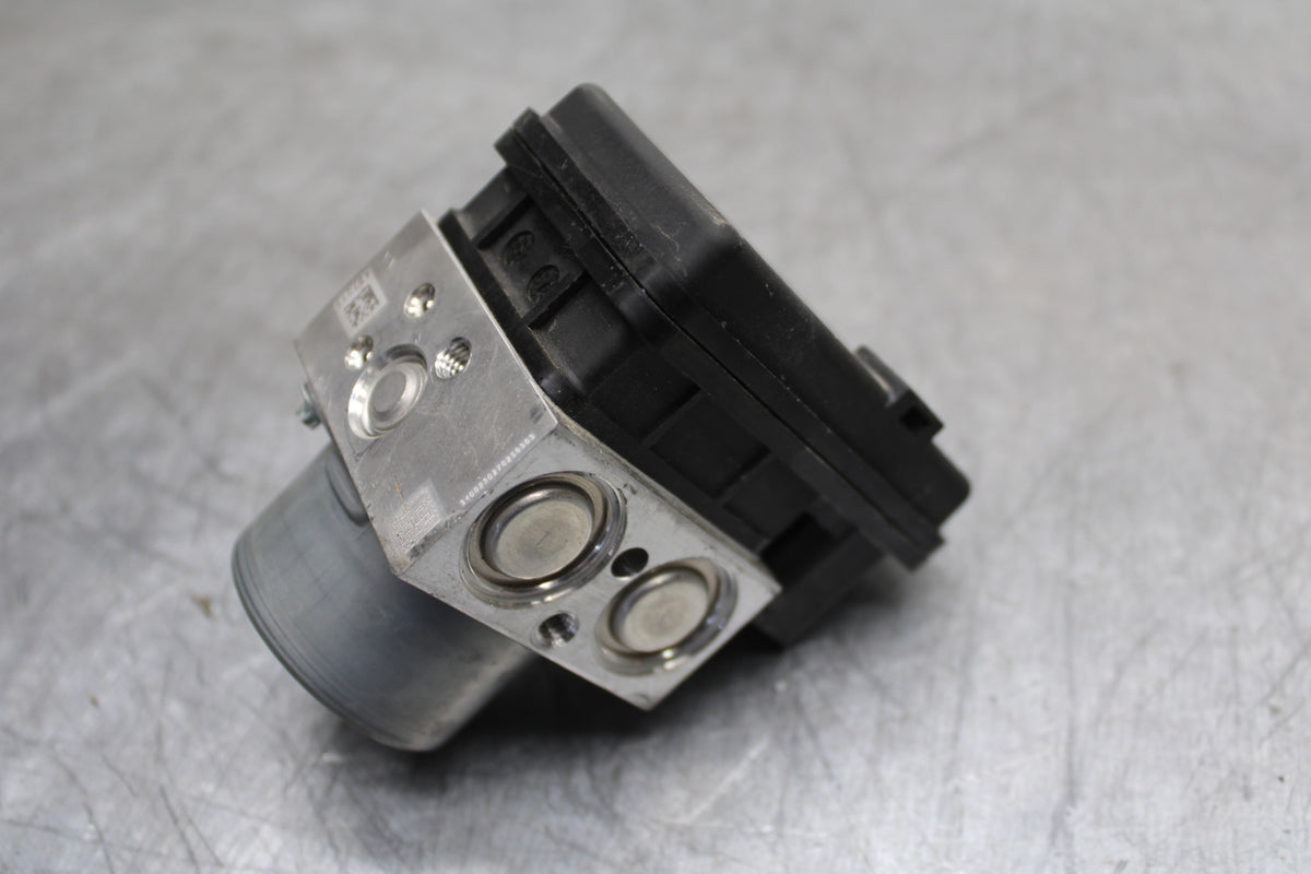 22-24 YAMAHA XSR900 ABS PUMP UNIT MODULE BB710
