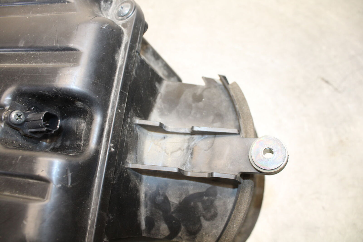 13-18 KAWASAKI NINJA ZX6R AIRBOX AIR INTAKE FILTER BOX BB682