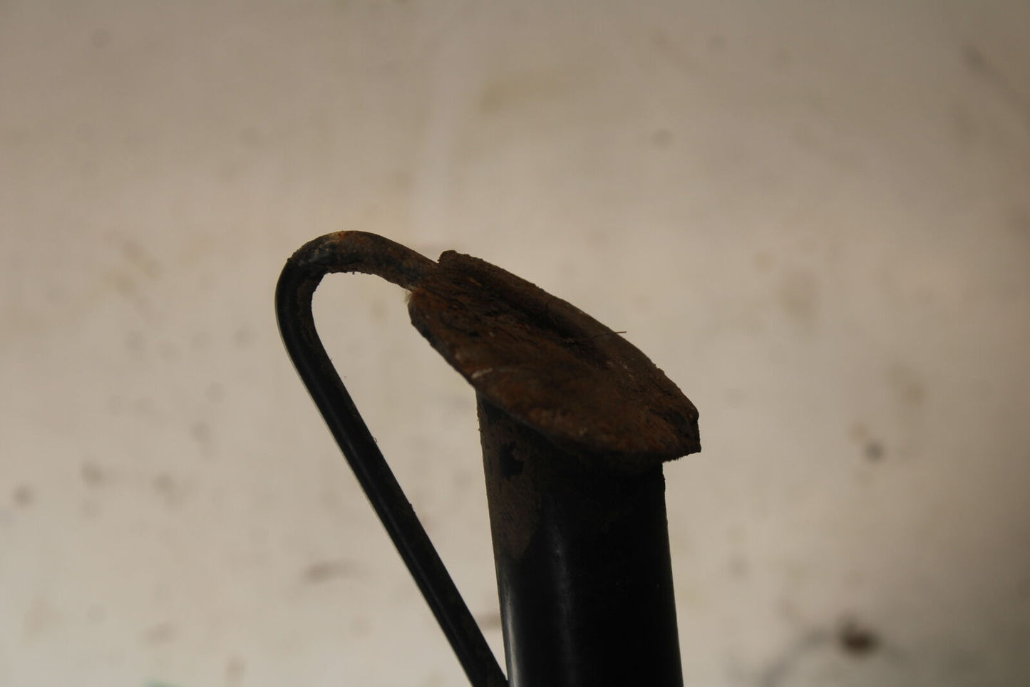 01-06 TRIUMPH TIGER 955I KICKSTAND SIDE KICK STAND BB693