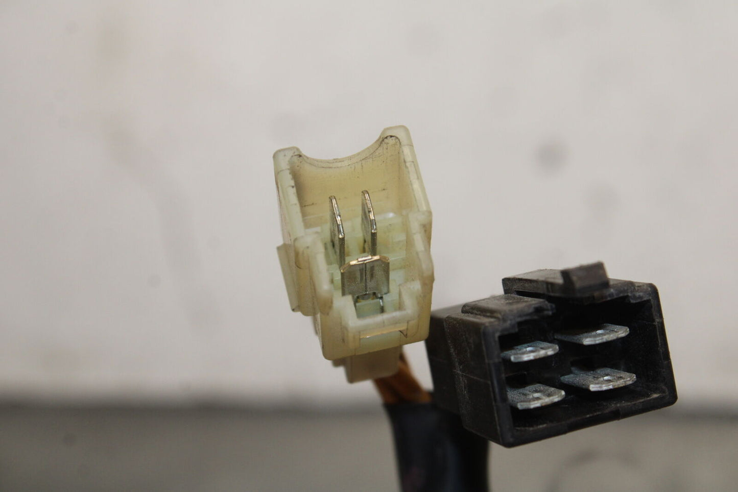 06-07 DUCATI MONSTER 695 OEM RECTIFIER VOLTAGE REGULATOR BB674