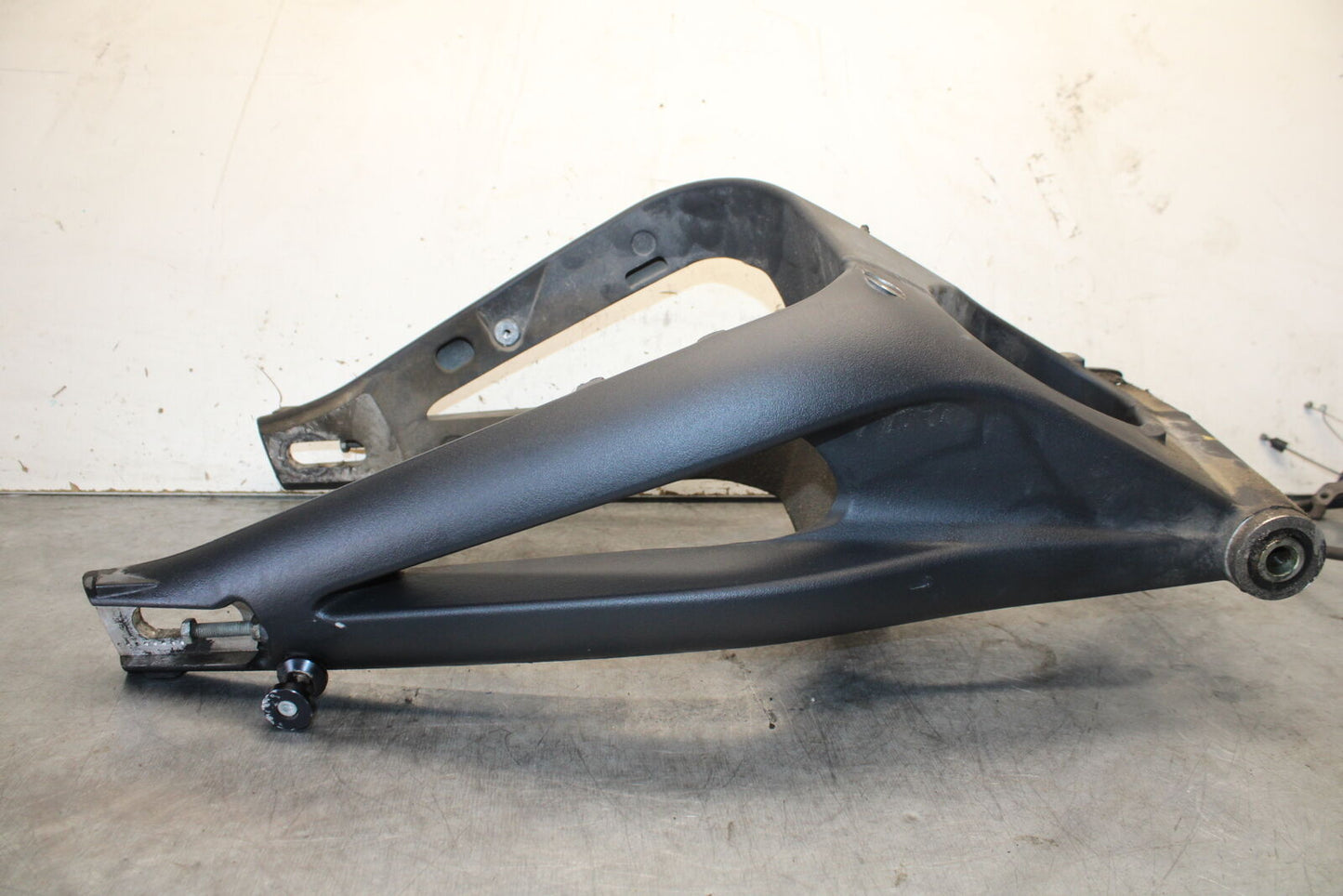 07-08 TRIUMPH DAYTONA 675 REAR SWINGARM BACK SUSPENSION SWING ARM T2051694 BB685