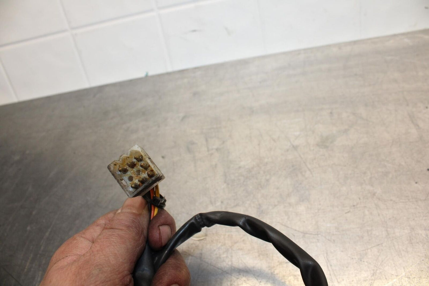 07-11 KTM 990 SUPER DUKE RIGHT CLIP ON HANDLE KILL OFF START SWITCH BB578