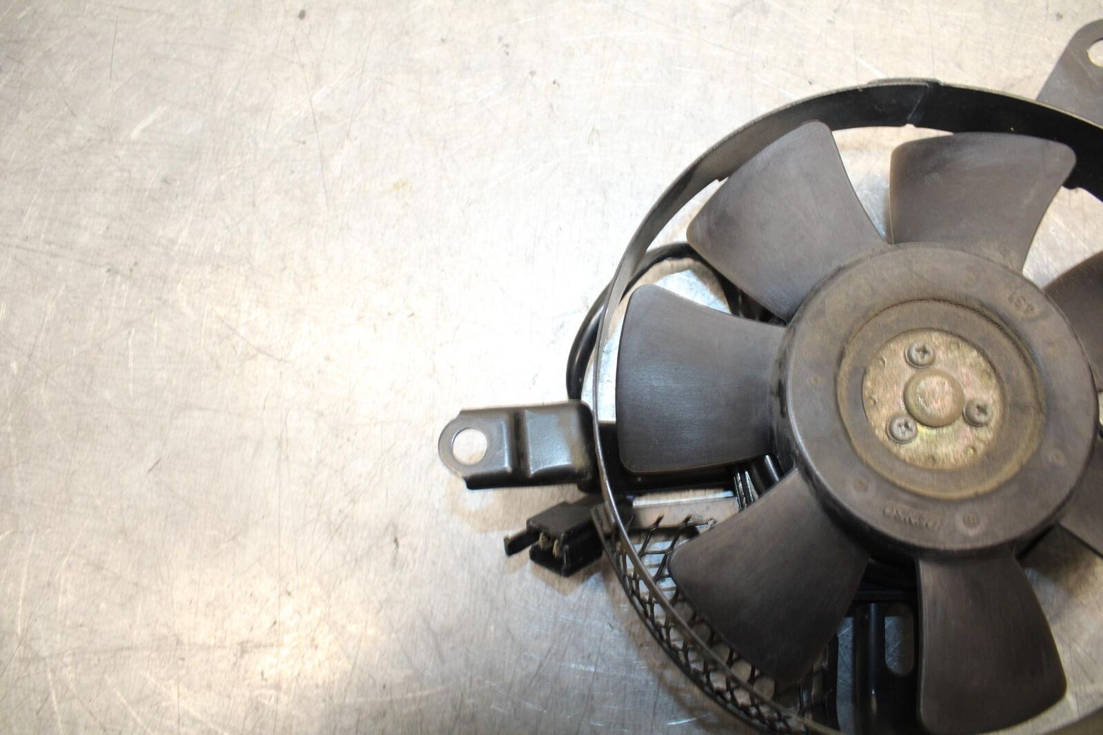 01 SUZUKI GSXR1000 ENGINE RADIATOR COOLING FAN BB100