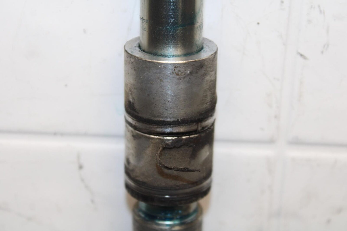 2009 Triumph Daytona 675 FRONT WHEEL RIM AXLE PIVOT BOLT T2000650 BB584