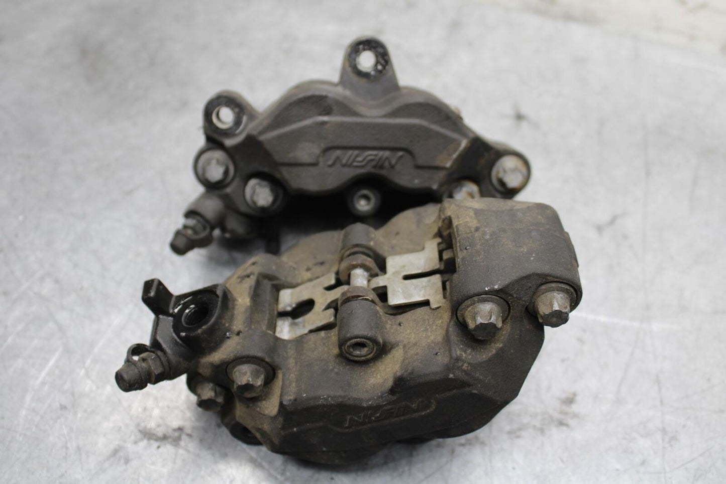 17 KAWASAKI Z900 ZR900 RIGHT LEFT FRONT BRAKE CALIPER SET PAIR CALIPERS BB549