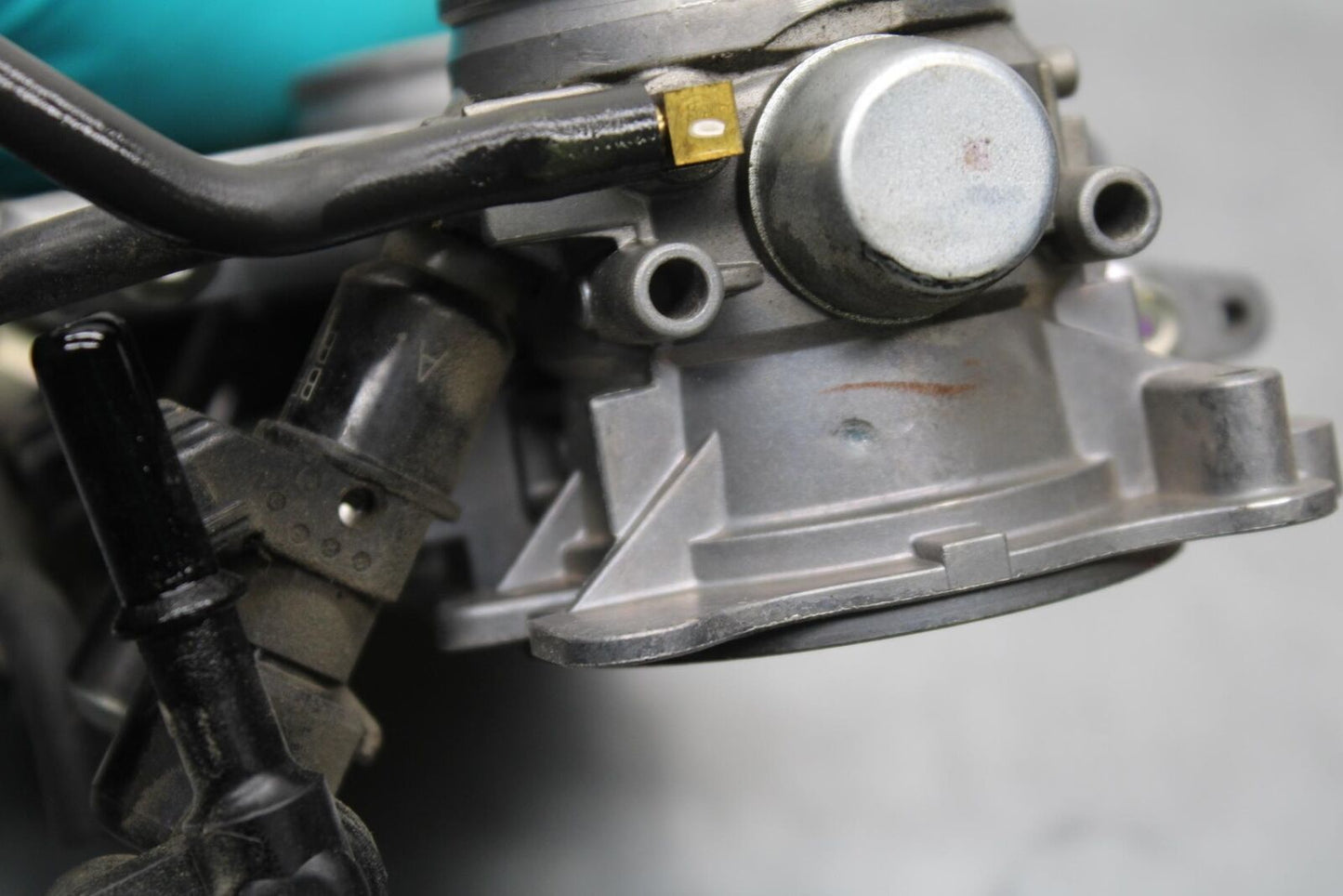 2012 Triumph Daytona 675R MAIN FUEL INJECTORS / THROTTLE BODIES BB589