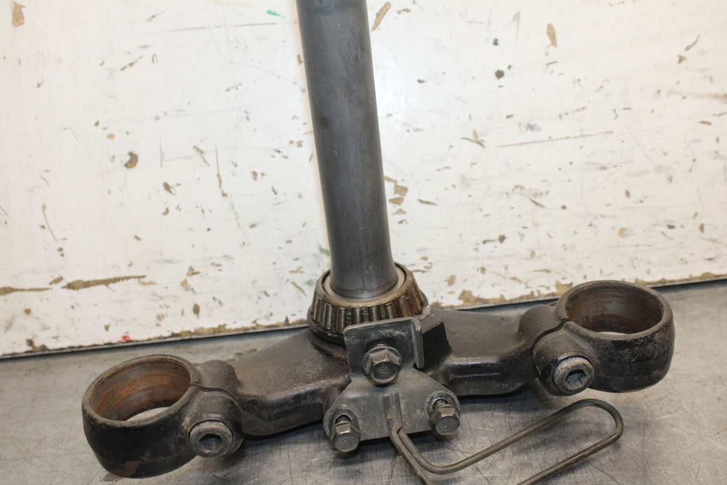 84 HONDA INTERCEPTOR 750 VF750F FRONT FORKS CLAMP LOWER TRIPLE TREE STEM BB108
