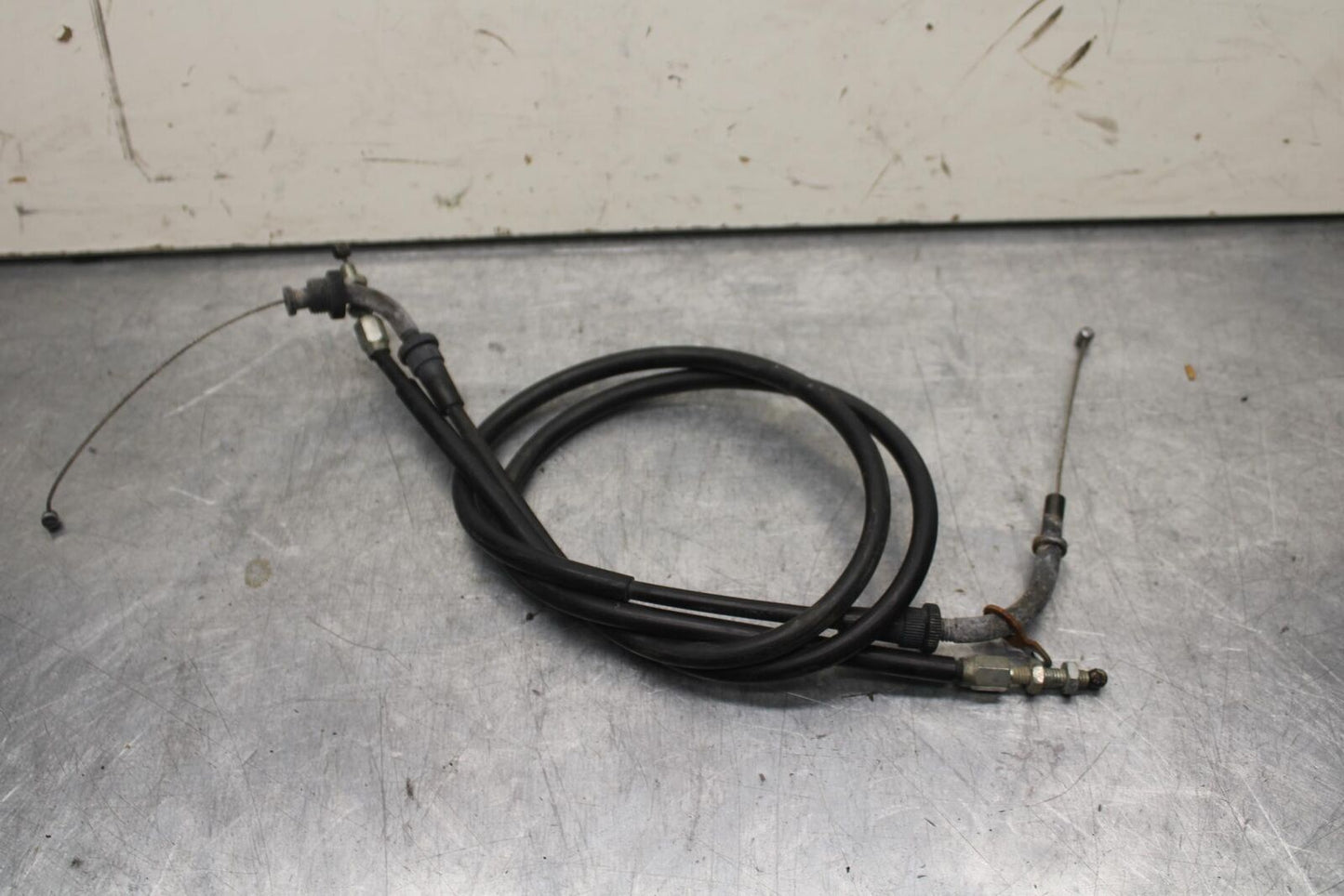 1999 Suzuki GSXR600 THROTTLE CABLES LINES 58300-33E00 58300-33E10 BB608