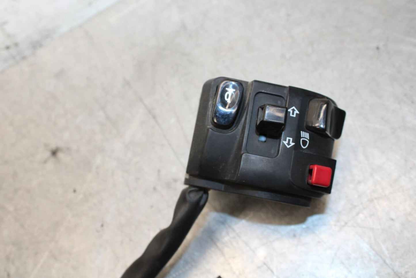 17 KAWASAKI Z900 ZR900 LEFT CLIP ON HANDLE HORN SIGNALS SWITCH SWITCHES BB549