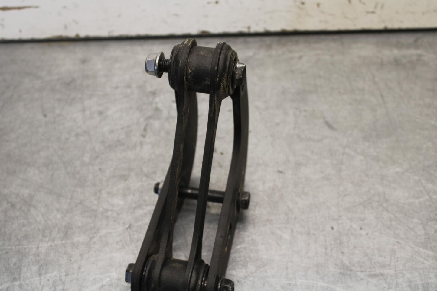 23-24 KAWASAKI NINJA ZX4R REAR DOGBONE SHOCK LINKAGE LINK BB638