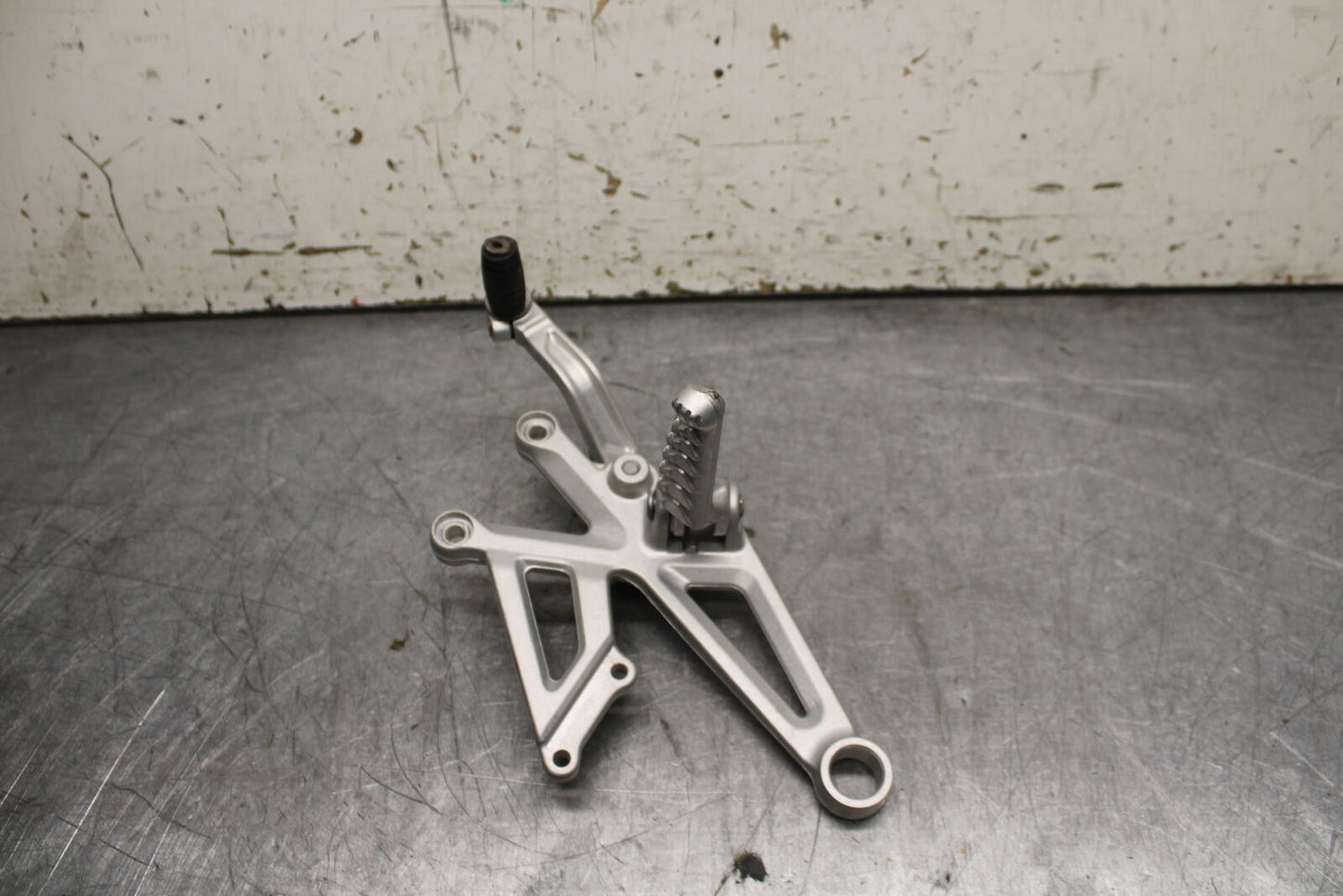 15-19 APRILIA RSV4 RF RIGHT REARSET REAR SET DRIVER FOOT PEG REST STOP BB611