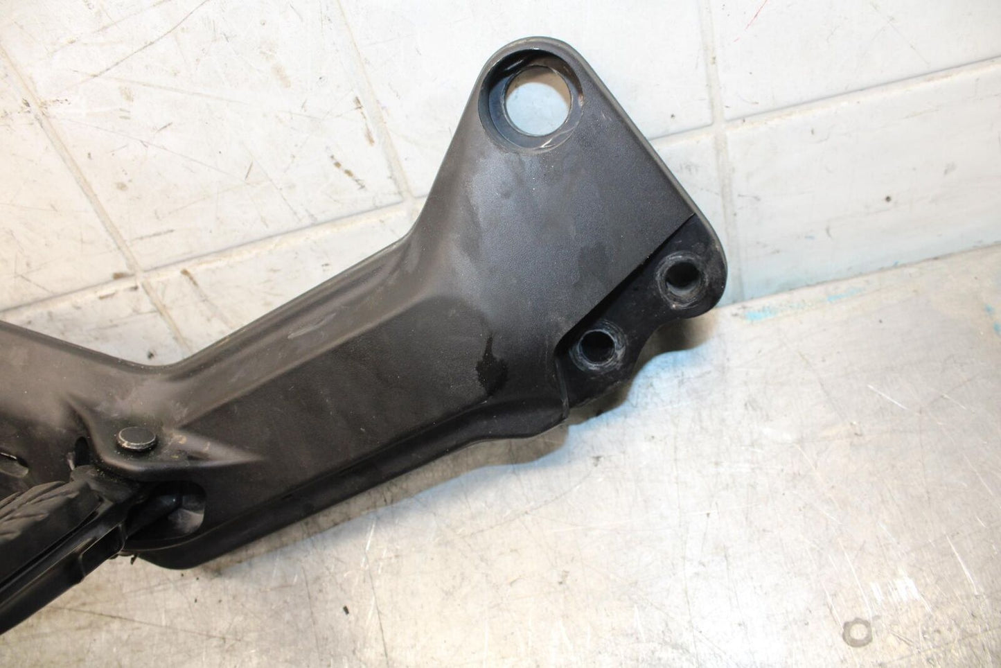 22-23 HUSQVARNA VITPILEN 401 RIGHT REARSET REAR SET DRIVER FOOT PEG REST BB541