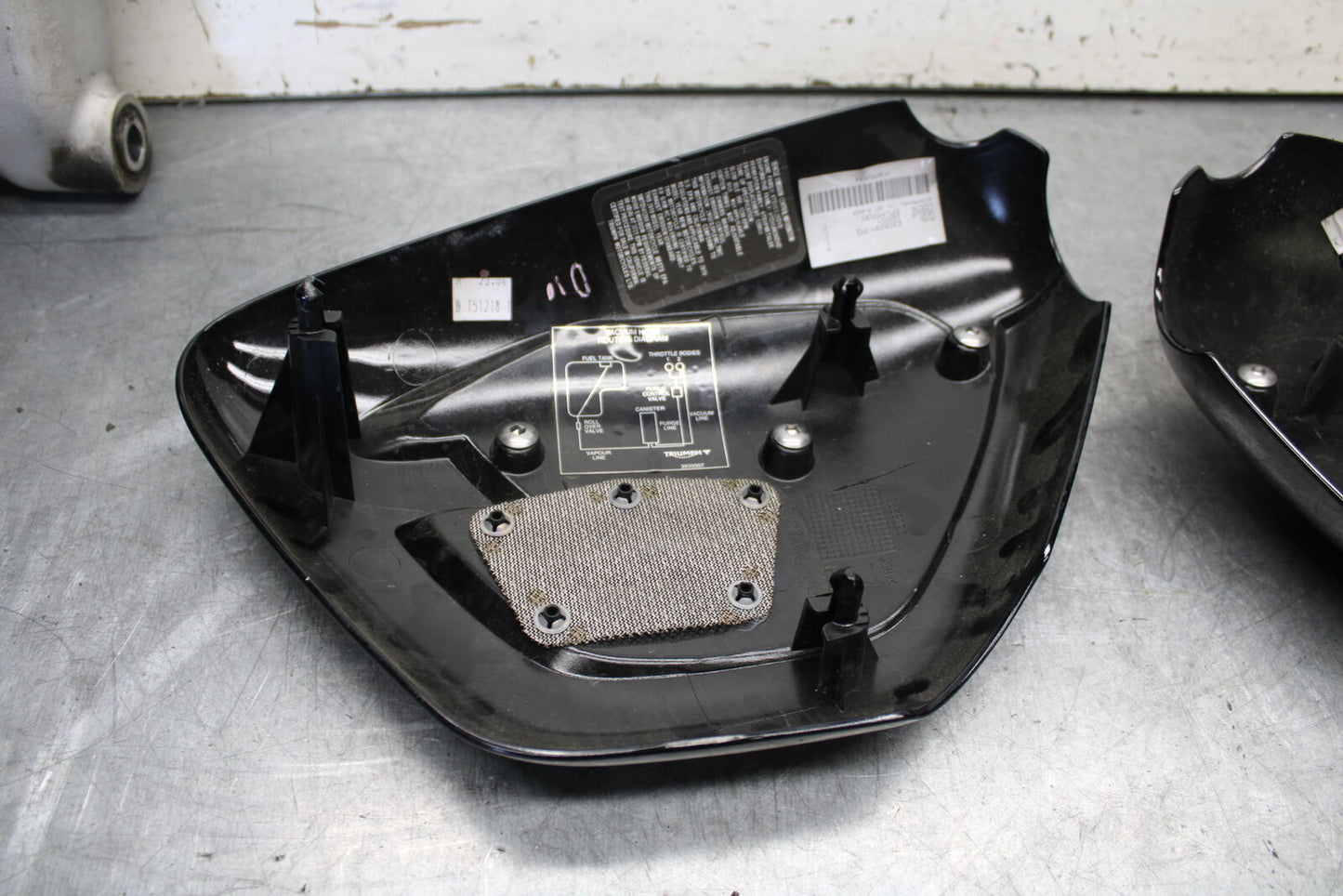19-21 TRIUMPH SPEED TWIN 1200 RIGHT LEFT FRAME MID SIDE COVERS PANELS TRIM BB653