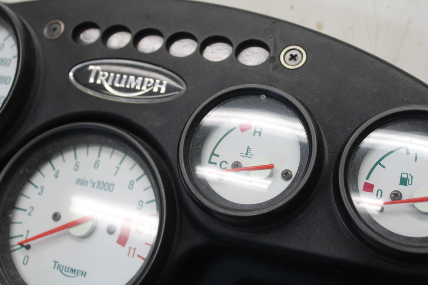 01-06 TRIUMPH TIGER 955I SPEEDO TACH GAUGES DISPLAY CLUSTER SPEEDOMETER BB693