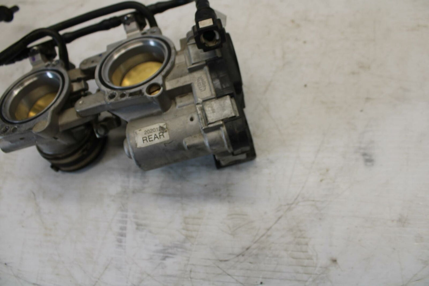10-11 APRILIA RSV4 REAR FUEL INJECTORS / THROTTLE BODIES BB268