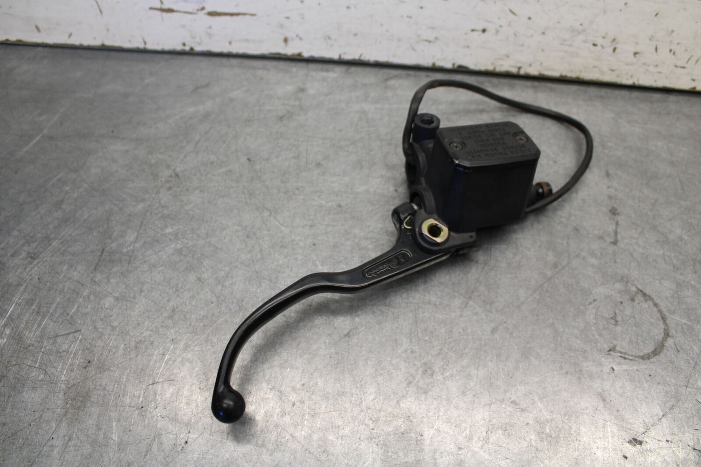 06-07 DUCATI MONSTER 695 FRONT BRAKE MASTER CYLINDER w/ LEVER BB674