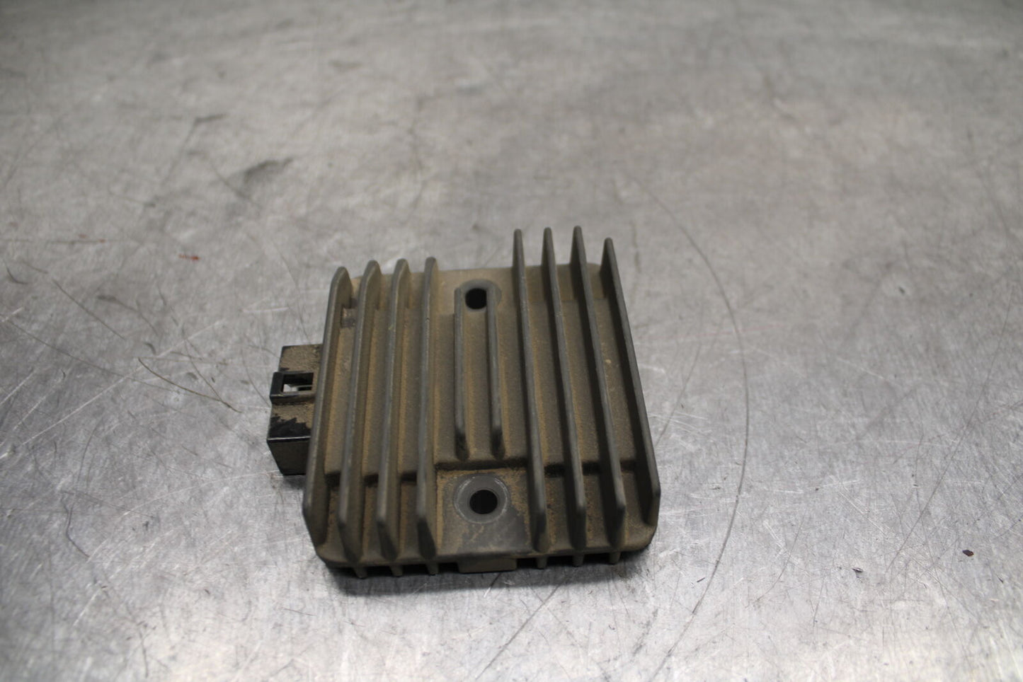 19-24 YAMAHA R3 RECTIFIER VOLTAGE REGULATOR BB736