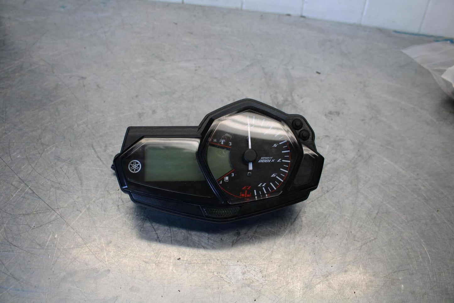 17-18 YAMAHA YZF R3 SPEEDO TACH GAUGES DISPLAY CLUSTER SPEEDOMETER BB438