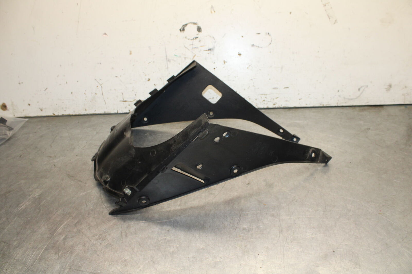 15-19 APRILIA RSV4 RF LOWER FRONT UPPER INNER HEADLIGHT COWL FAIRING BB611